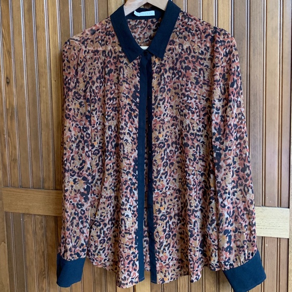 NORDSTROM HINGE WOMENS SHEAR LEOPARD BLOUSE SIZE MEDIUM - Picture 2 of 6